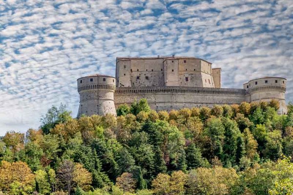 Magico entroterra: alla scoperta di San Leo